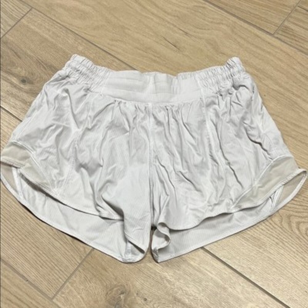 lululemon athletica Light Gray Athletic Shorts
Soft and comfortable athletic sh